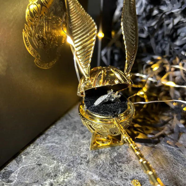 Golden Elegance Winged Ring Keeper - Elegance Ring